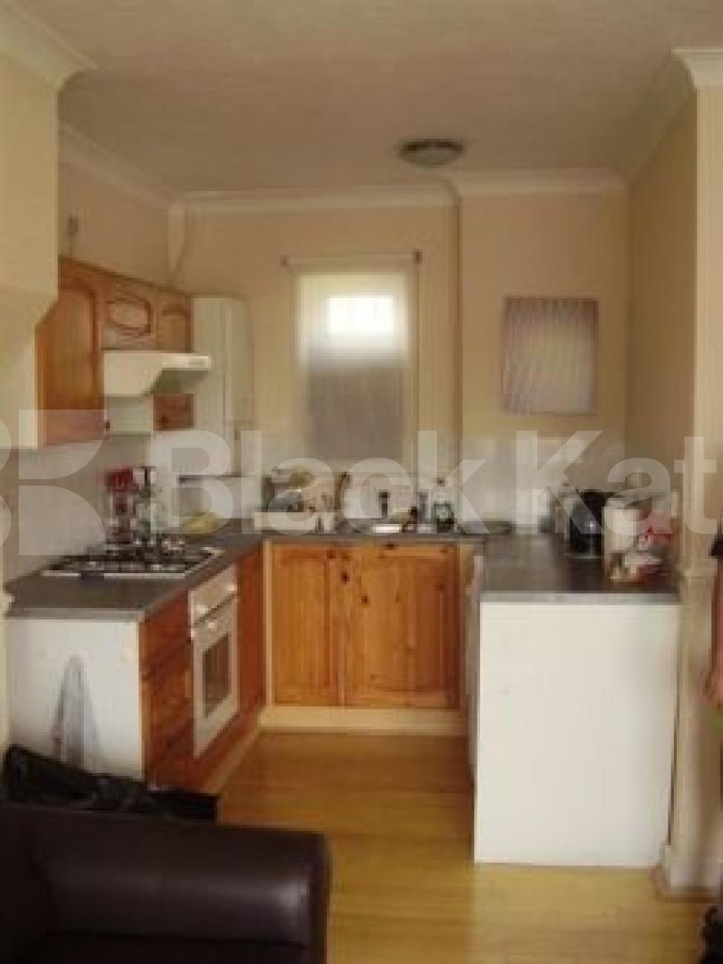 			2 Bedroom, 1 bath, 1 reception Ground Floor Flat			 Bevenden Street, OLD STREET N1